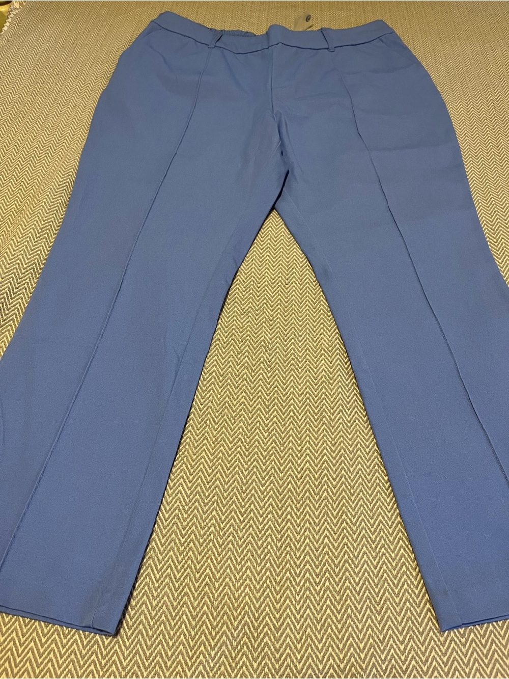 NWOT. Isaac Mizrahi Live Straight Leg Pants with Buttons at Ankle. Size 16.